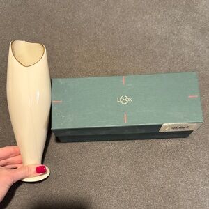 Lenox Cream Vase - Stylish Home Decor